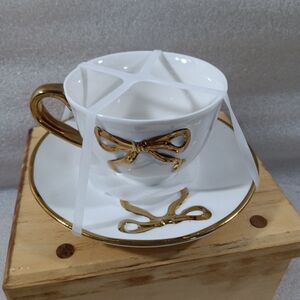 NWT Yedi Houseware White Gold Bow Tea Cup Saucer Set